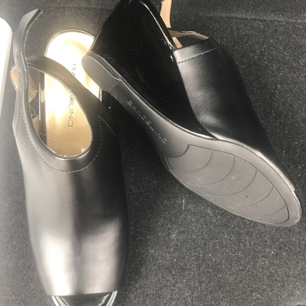 New without box Bandolino size 6 1/2 wedge